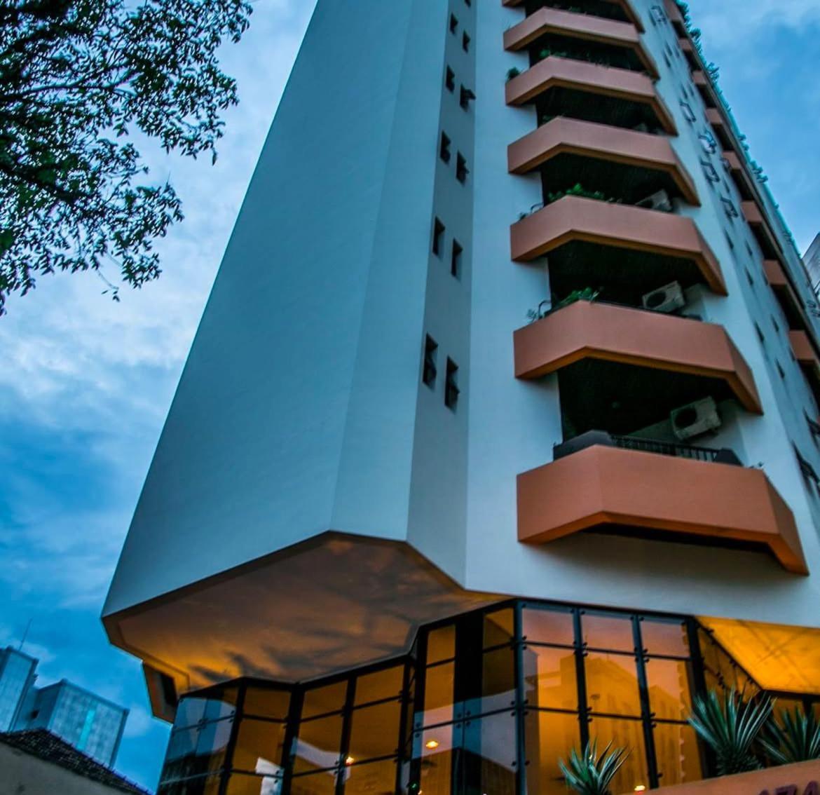 Flat No Hotel Cosmopolitan Com Estacionamento Gratis E Piscina Сантос Экстерьер фото